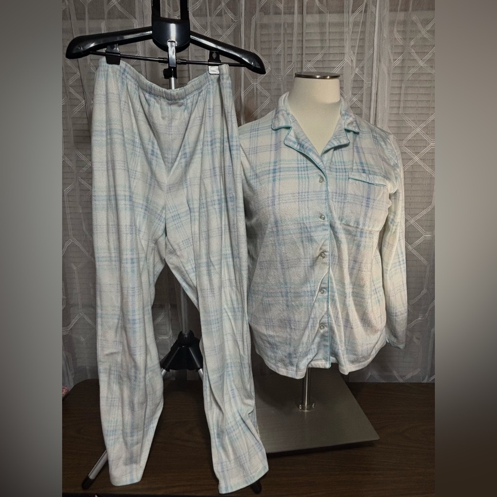 Adonna Women's XXL Plaid Pajama Set - Light Blue and White VERY SOFT